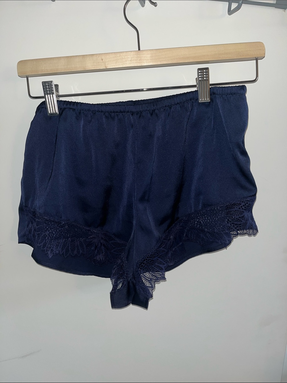 La Vie En Rose Navy Lace 4 - Piece Sleepwear Set - Picture 8 of 10